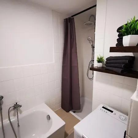 Zentral Und Ruhig In