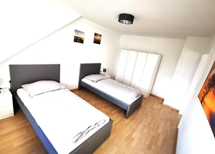 Zentral Und Ruhig In شقة *