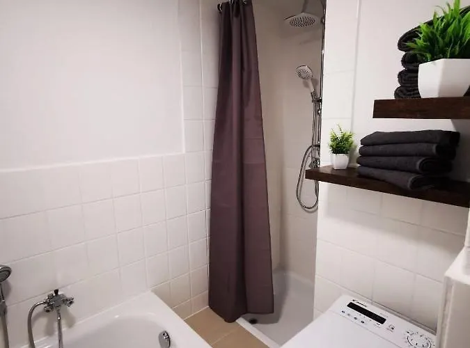 Zentral Und Ruhig In