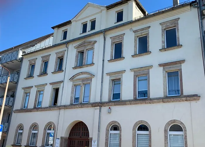 Zentral Und Ruhig In شقة